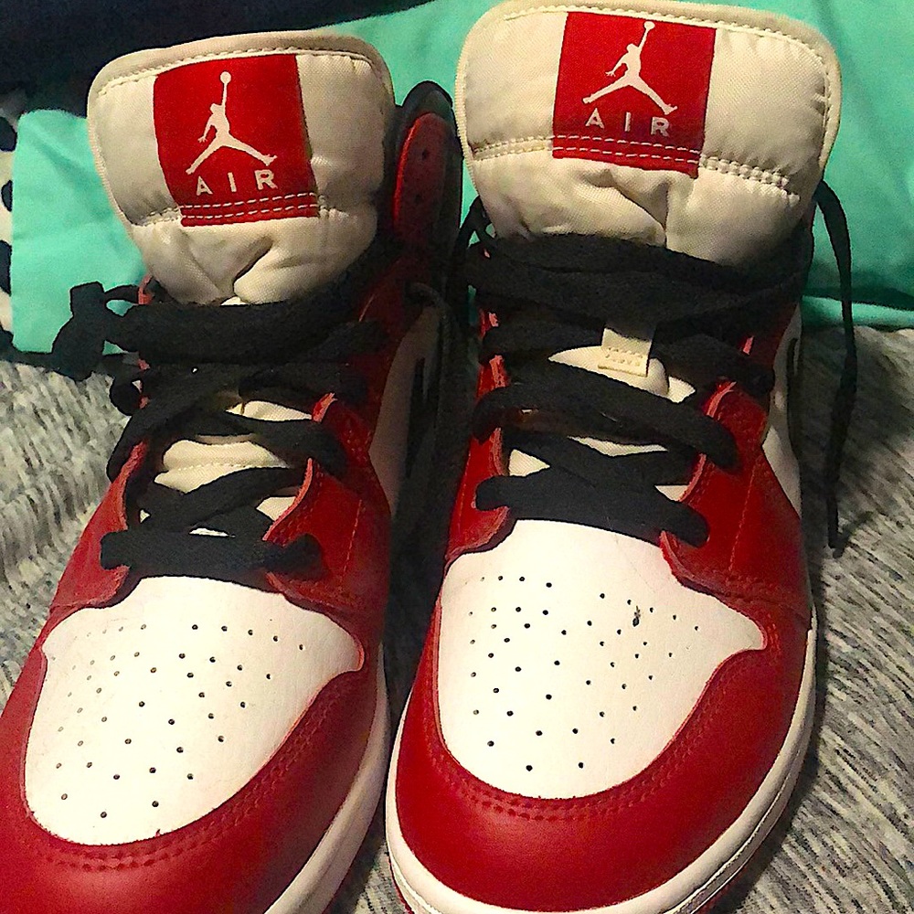 Red, white black Jordons size 7Y